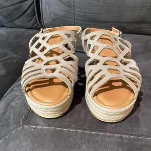 Bella Vita Italy Tan Leather Gladiator Wedge Espadrille Sandals Size 9 Wide